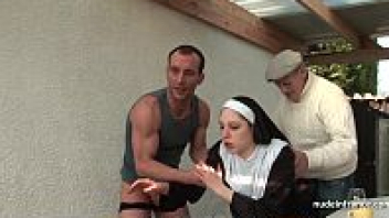 THE NUN PORN หนังXXXแม่ชี Nude In France แม่ชีสาวตบะแตกเผลอไปสูบกัญชาจากคนแปลกหน้า เมาจนตัวลอยโดนรุมเย็ดแบบทรีซั่มโดนกระแทกหีท่าหมาแล้วอมควยไปด้วยคาชุดแม่ชี